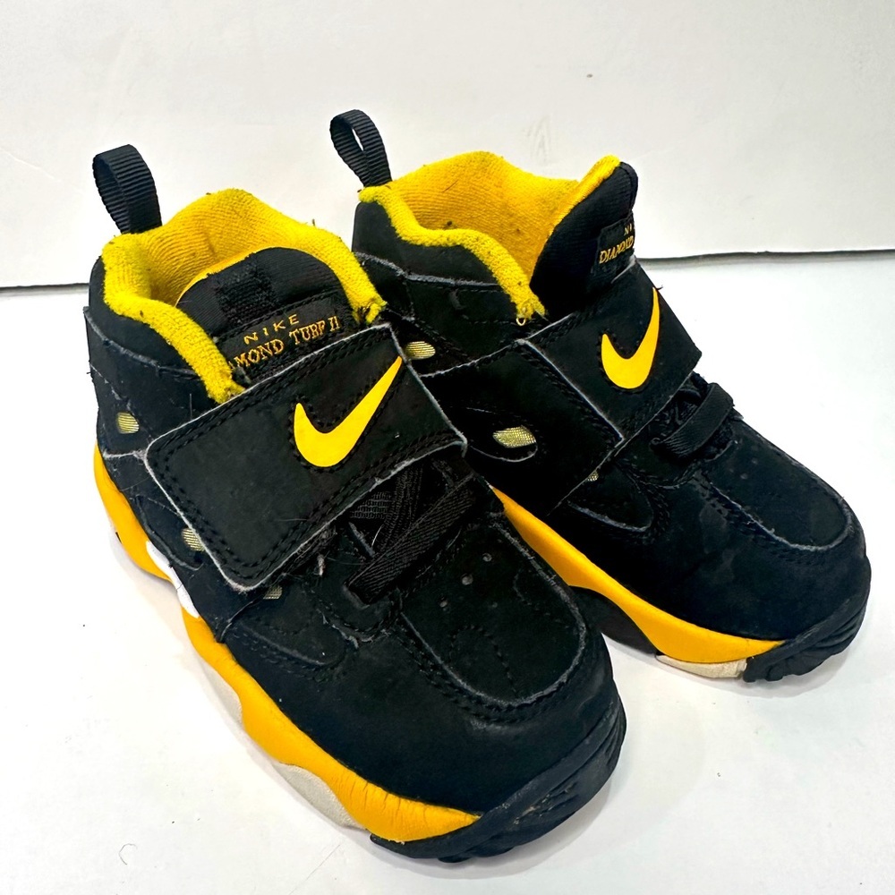 Nike Kids Black and Yellow Sneakers